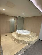 May Hotel