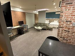 May Hotel