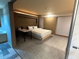 May Hotel