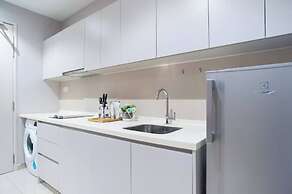 ICity Luxury Condo by Smarthome