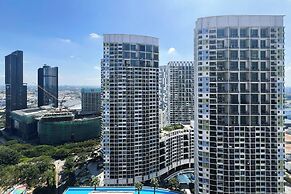 ICity Luxury Condo by Smarthome
