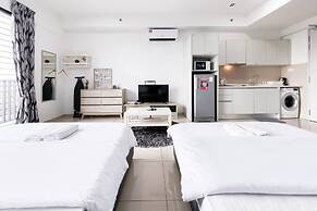 ICity Luxury Condo by Smarthome