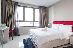 ICity Luxury Condo by Smarthome