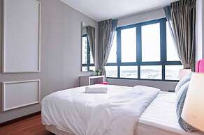 ICity Luxury Condo by Smarthome