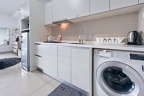 ICity Luxury Condo by Smarthome