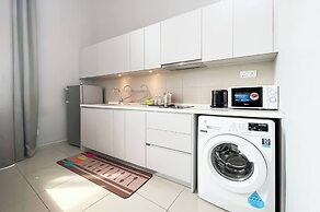 ICity Luxury Condo by Smarthome