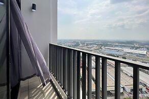 ICity Luxury Condo by Smarthome
