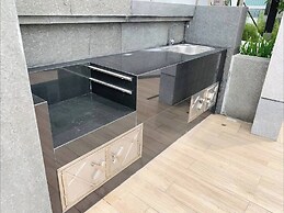 ICity Luxury Condo by Smarthome