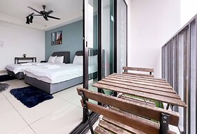 ICity Luxury Condo by Smarthome