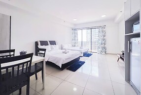 ICity Luxury Condo by Smarthome