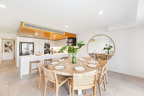 Luxury Coastal Living - Beach Life