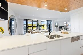 Luxury Coastal Living - Beach Life