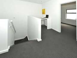 Unwind Adelaide City Condo