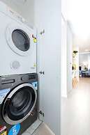 Unwind Bond Quarter Apartment 106