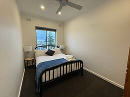 Unwind Esplanade Beach Escape no 10
