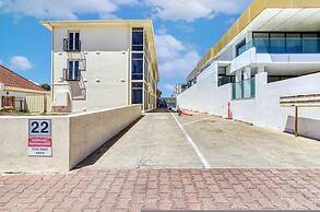 Unwind Esplanade Beach Escape no 10