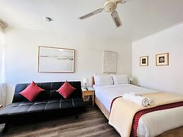 Unwind Glenelg Studio Apartment no 30