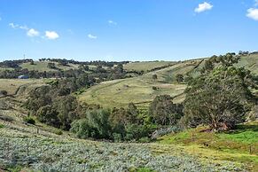 Unwind Bulla Hill Heights Retreat