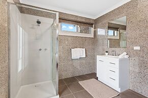 Unwind Bulla Hill Heights Retreat