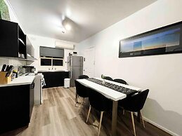 Unwind Esplanade Beach Escape No 5