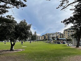 Unwind Esplanade Beach Escape No 5