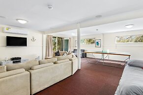 Unwind Escape to the Lakeside