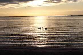 Unwind Escape to the Lakeside