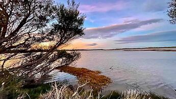 Unwind Escape to the Lakeside