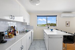 Unwind Escape to the Lakeside
