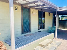 Unwind Retro-vibe Pet Friendly