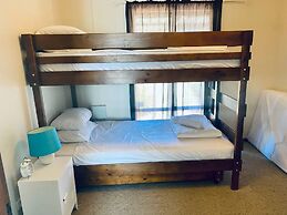 Unwind Retro-vibe Pet Friendly