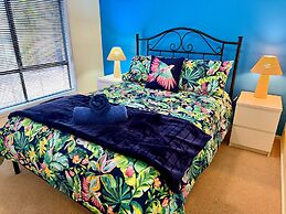 Lakeside Getaway - 4BR Jetty Wi-fi Waterfront