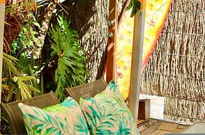 Lakeside Getaway - 4BR Jetty Wi-fi Waterfront