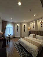 Minorai Kalon Hotel