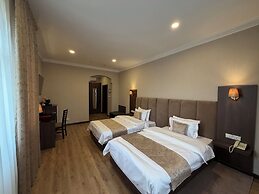 Minorai Kalon Hotel