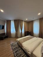 Minorai Kalon Hotel