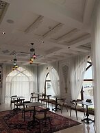 Minorai Kalon Hotel