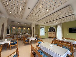 Minorai Kalon Hotel