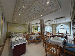 Minorai Kalon Hotel