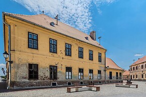 Old Town Heritage Suites