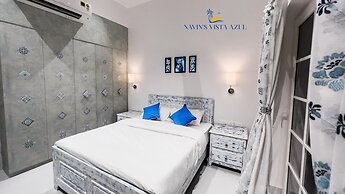 Navin S Vista Azul