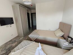 Legend Pyramids Inn