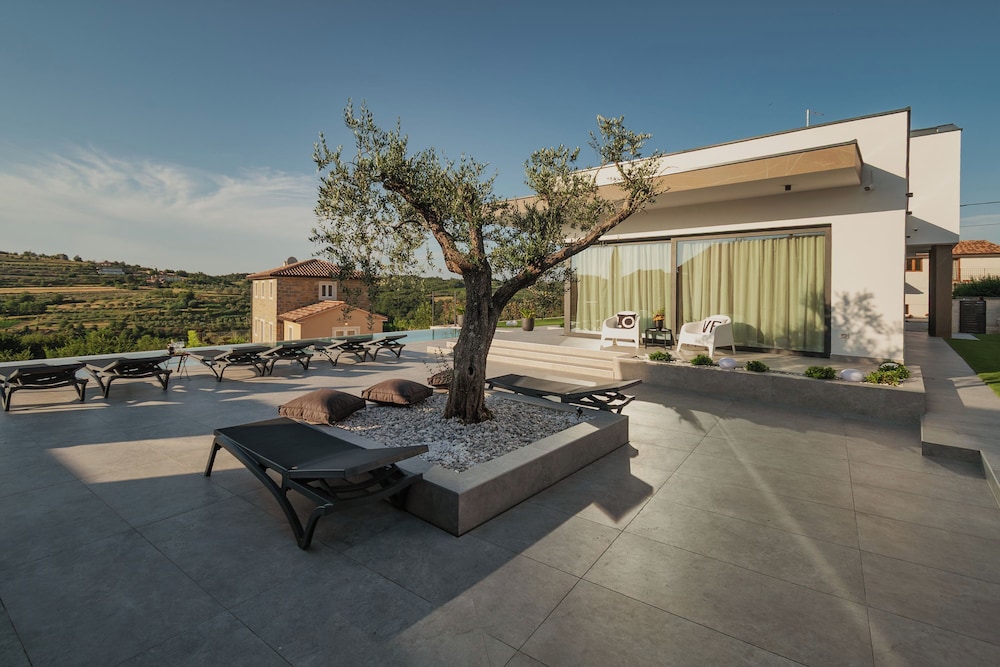 Luxury Villa Kim Momjan
