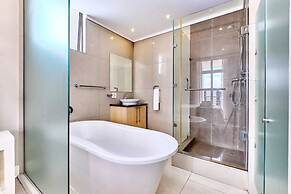 Glammys Suites at Hydro