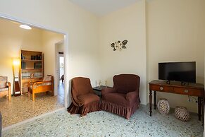 Valira Stathmos Home - Rustic Charm Cottage W Garden