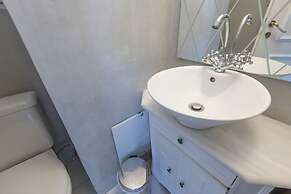 Massive 2-combo apt Unbeatable Acropolis Views 9pax