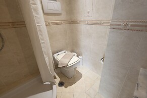 Massive 2-combo apt Unbeatable Acropolis Views 9pax