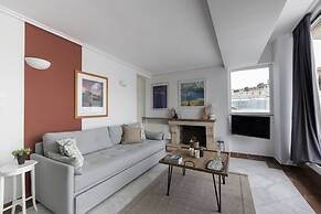 Massive 2-combo apt Unbeatable Acropolis Views 9pax