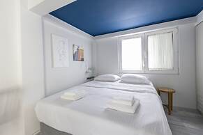 Massive 2-combo apt Unbeatable Acropolis Views 9pax