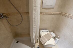Massive 2-combo apt Unbeatable Acropolis Views 9pax